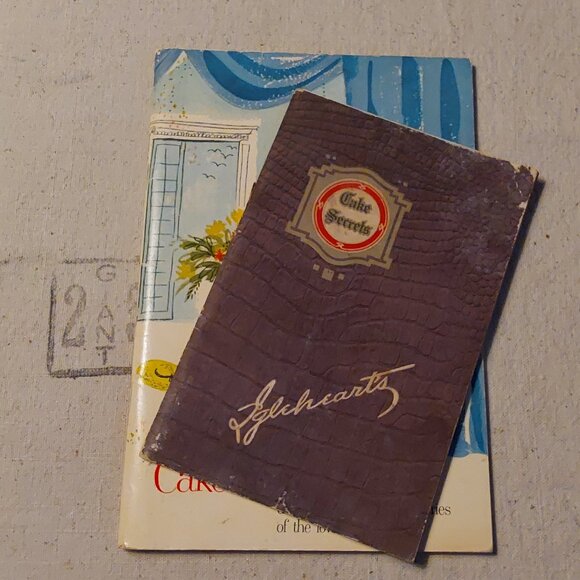 Vintage Cake Secrets cook books - Picture 1 of 5